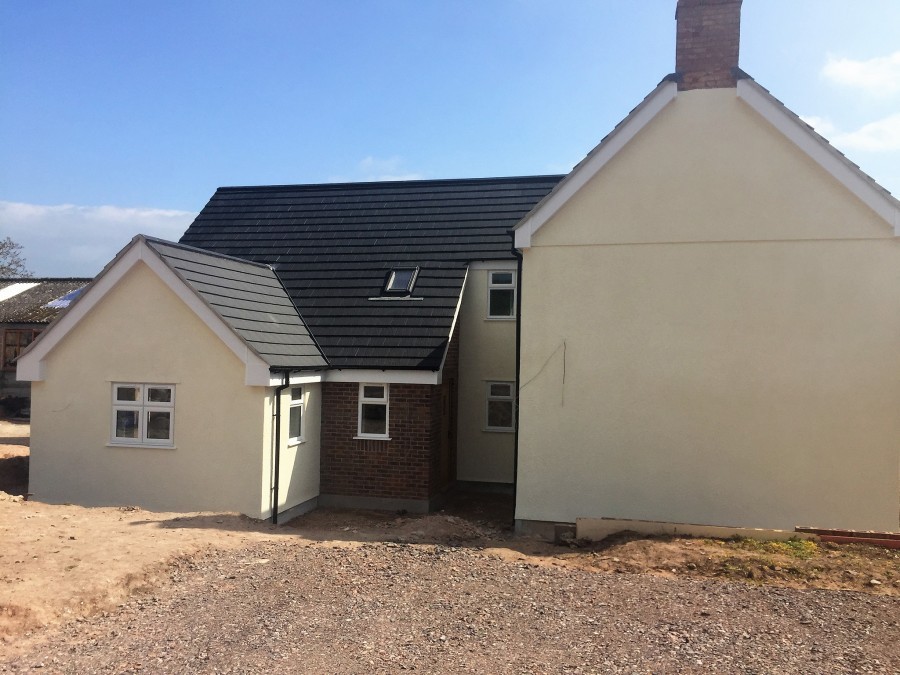 New-build house with a single-storey wing